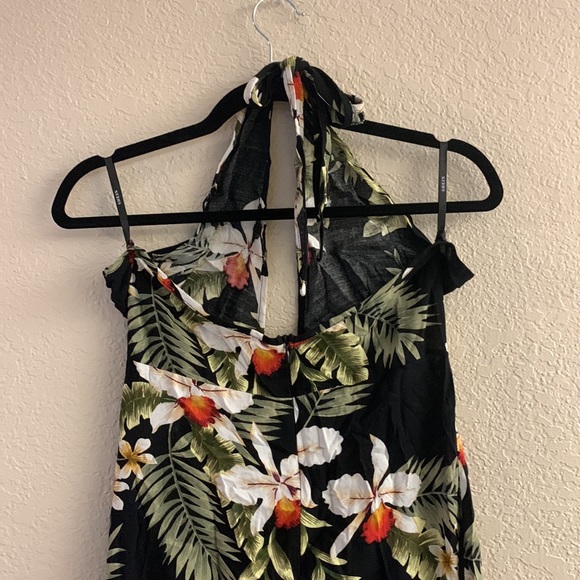 Hawaii print halter maxi, open front, cleavage!! - Picture 4 of 5
